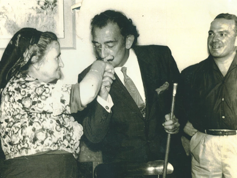 L'ALEGRIA ET SALVADOR DALI - Alegria Arles-sur-Tech