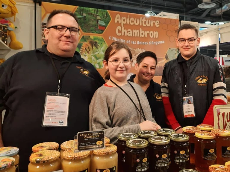 Une exploitation familiale - L'Abeille et les Reines d'Argonne