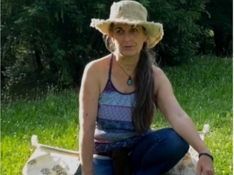 Gabrielle Alcazar - Cueilleuse-Herbaliste, co-fondatrice de l'association La Place aux Herbes - La Place aux Herbes