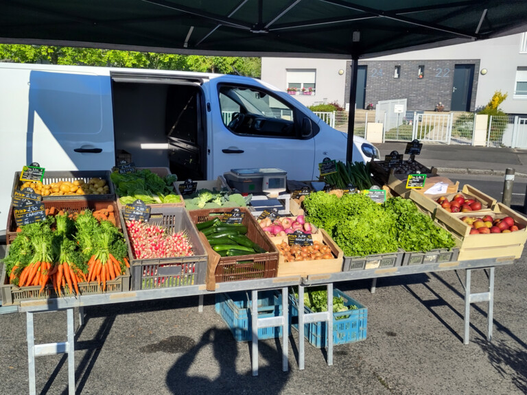 Marché de la place Gorlitz à Amiens