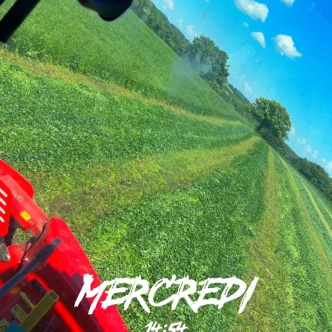 le temps fort de l'année... la récolte des fourrages - La ferme d'Oliveau