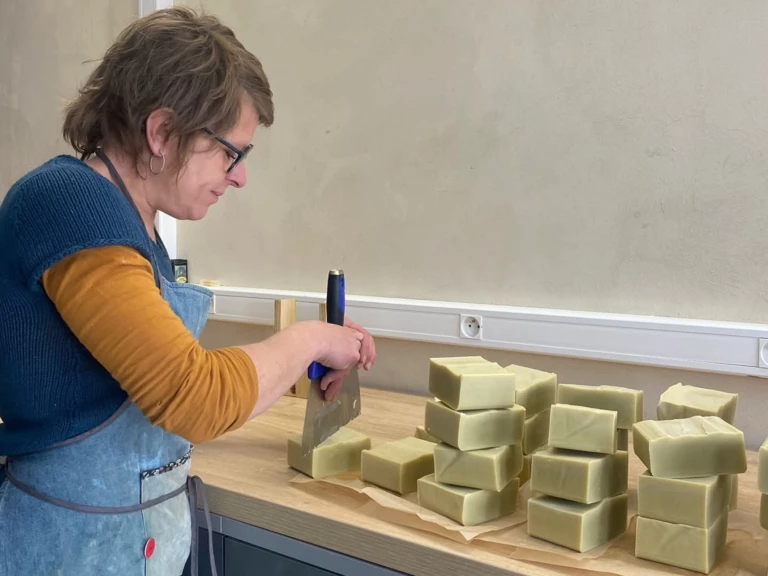 Christelle Marteyn - Savonnière et Trésorière de l'association La Place aux Herbes - La Place aux Herbes