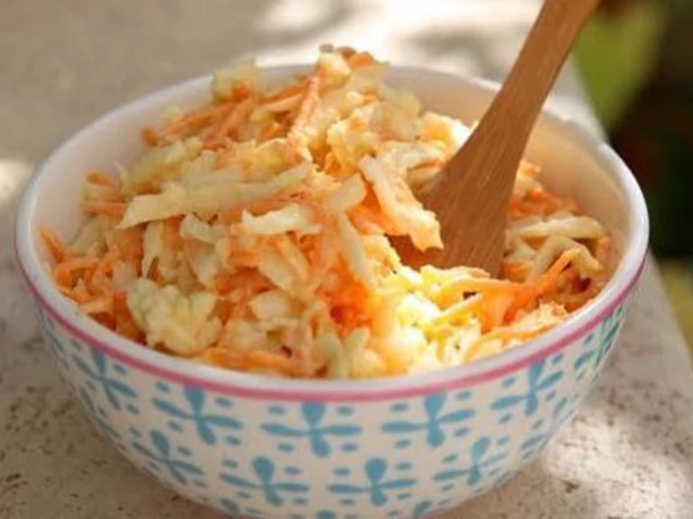 SALADE CROQIANTE CHOU LISSE ET CAROTTE (COLESLAW) - Au Jardin du Bonheur