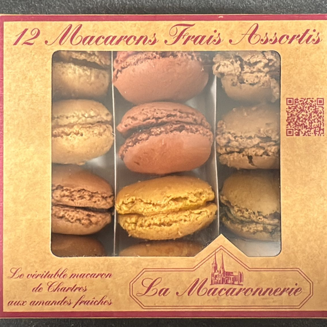 12 Macarons assortis Famille POIRIER - Spécialité chartraine - 200g