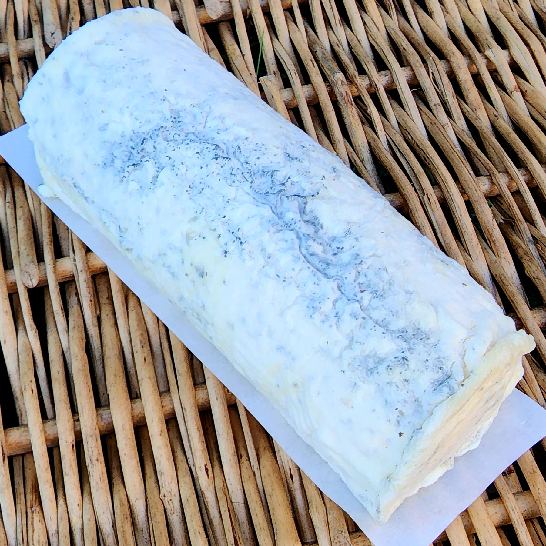 Bûche demi-sèche cendrée