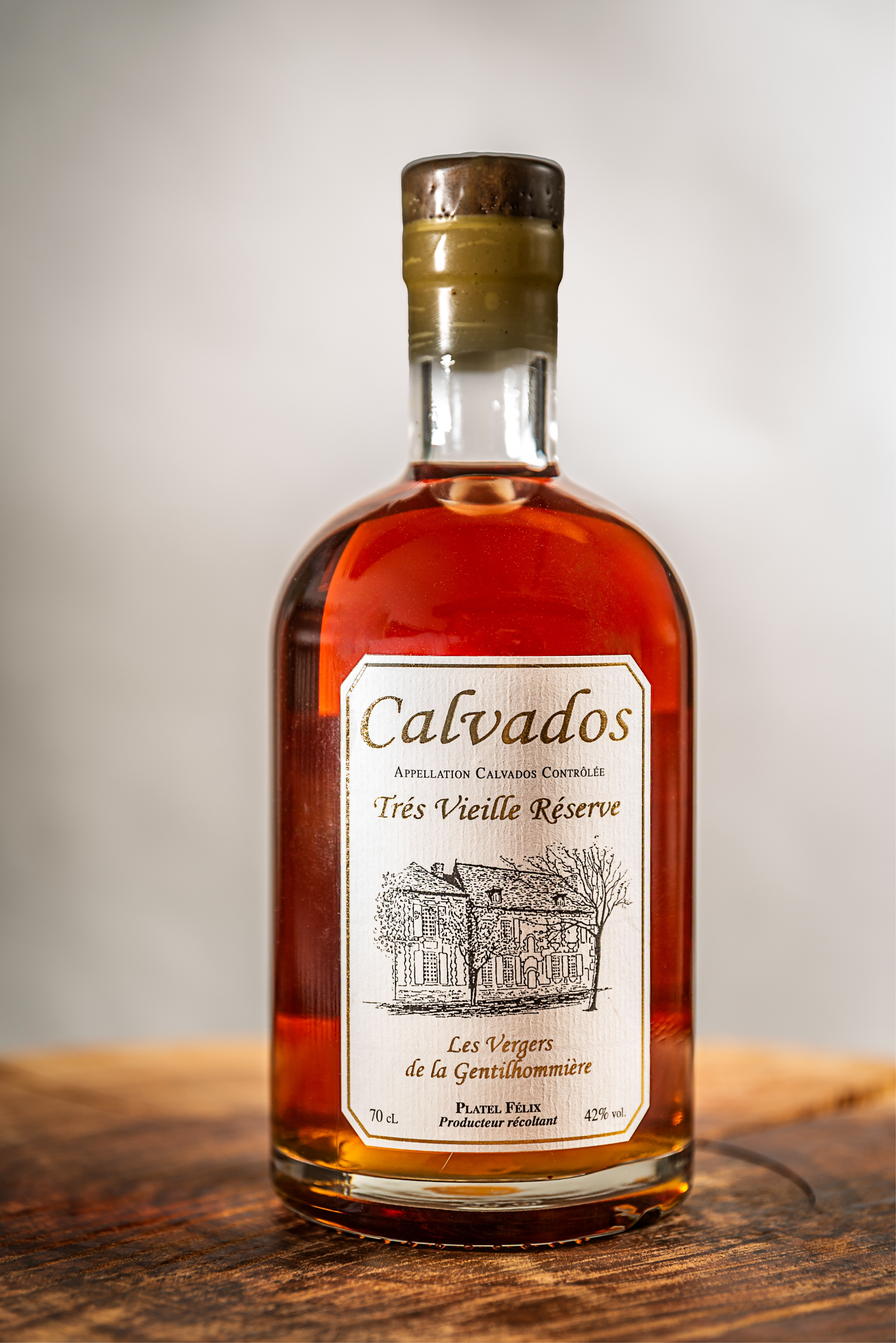 Calvados AOC - Très Vieille Réserve - 70 cL - 1440g