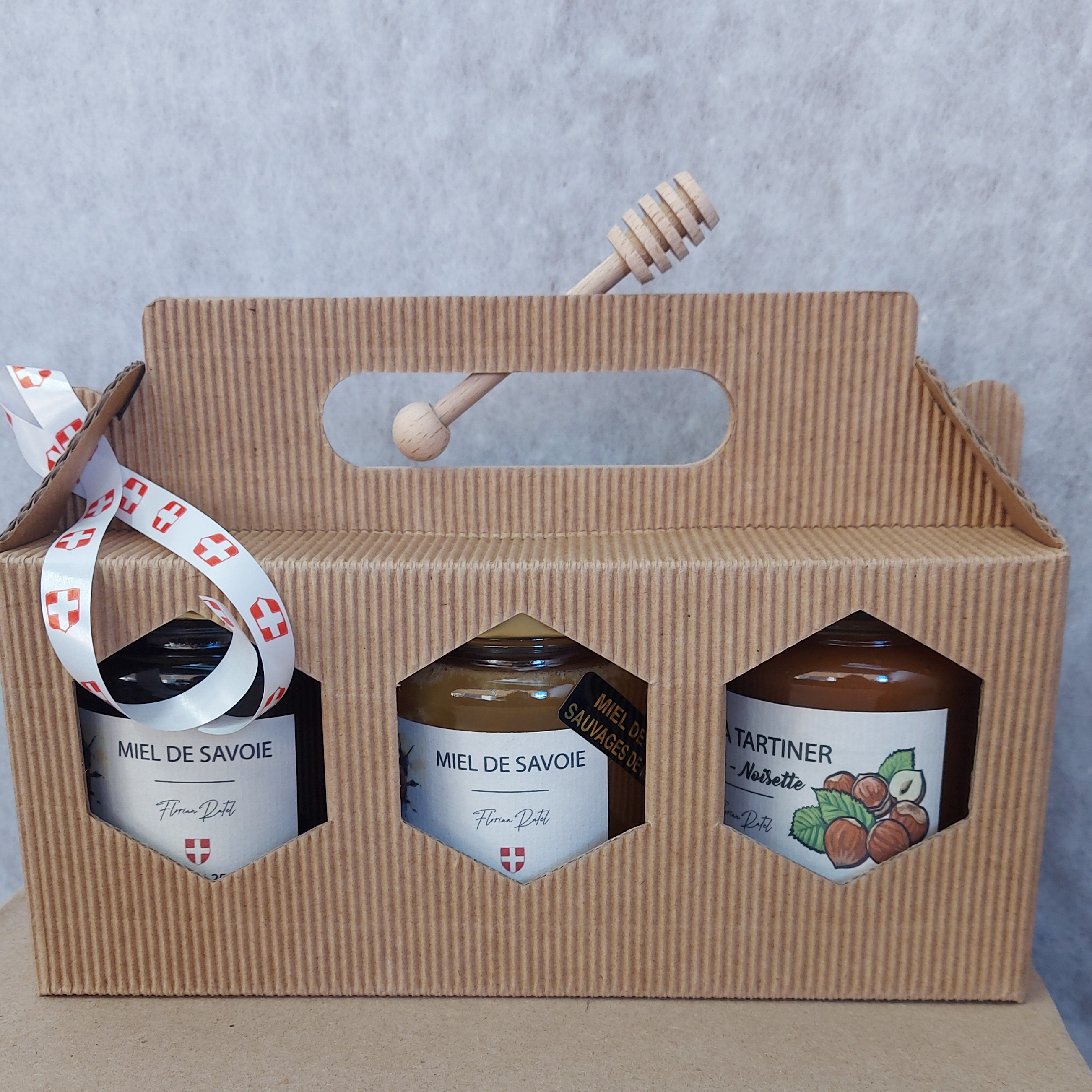 Coffret cadeau : 2 pots  miel 250 gr + 1 pâte à tartiner 250gr