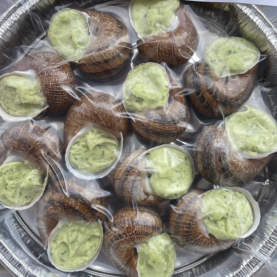 12 escargots en coquilles à la bourguignonne