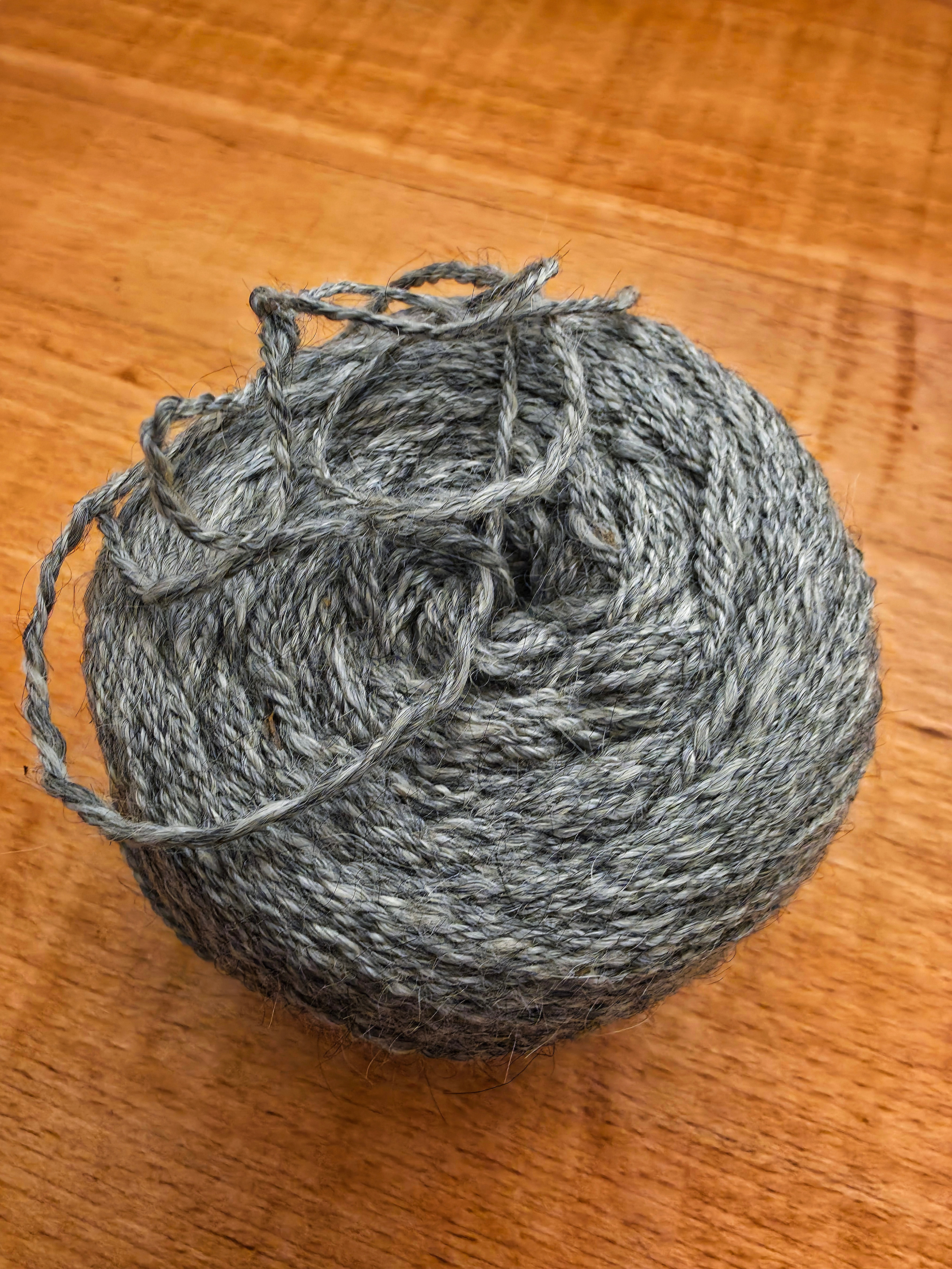 Pelote 100g - 1oo % alpaga SURI - GRIS - Nigiri - 100g