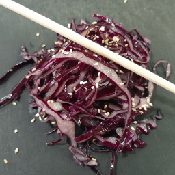 SALADE DE CHOU ROUGE A LA JAPONAISE