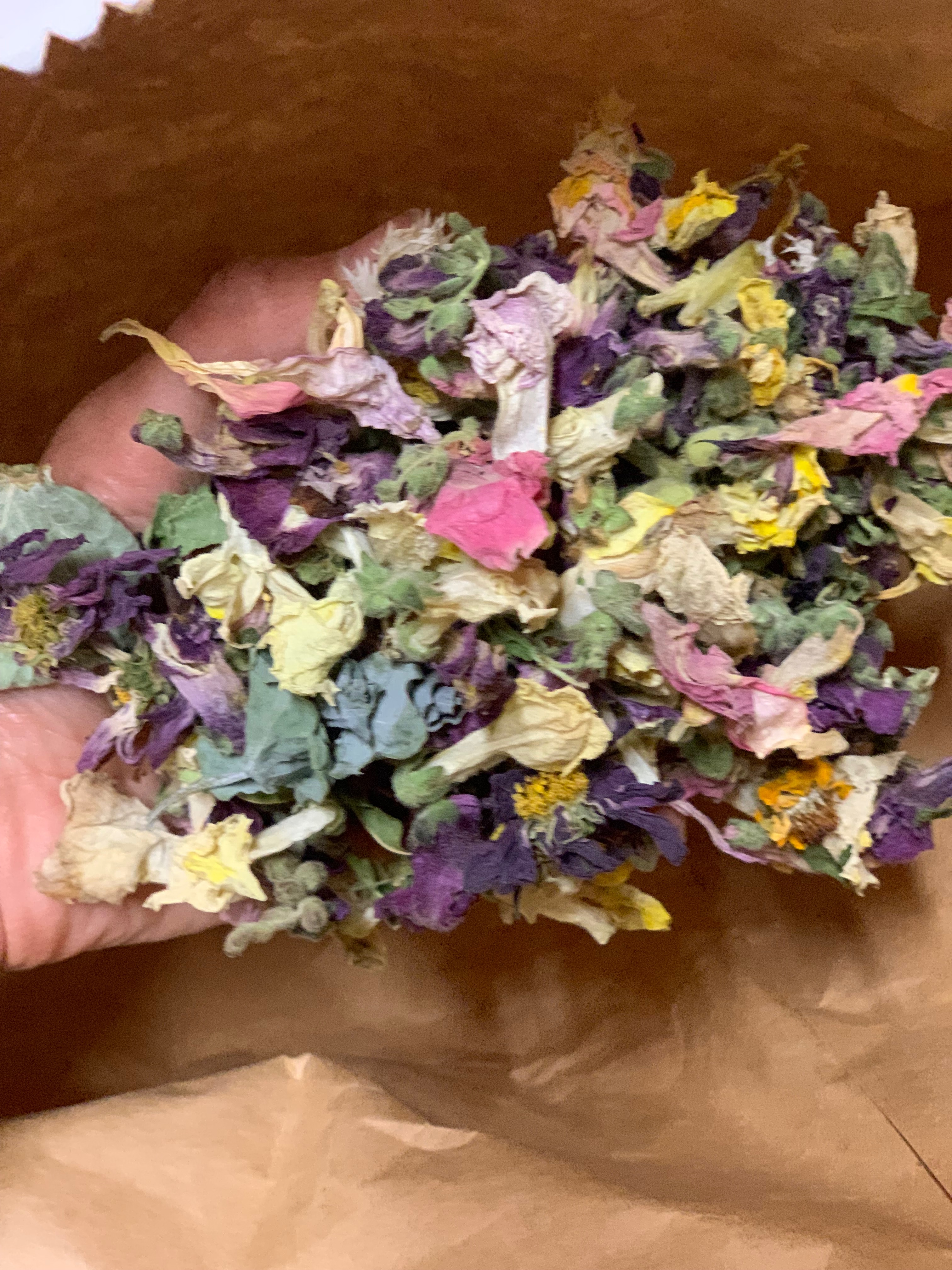 Confettis petales et fleurs séchées