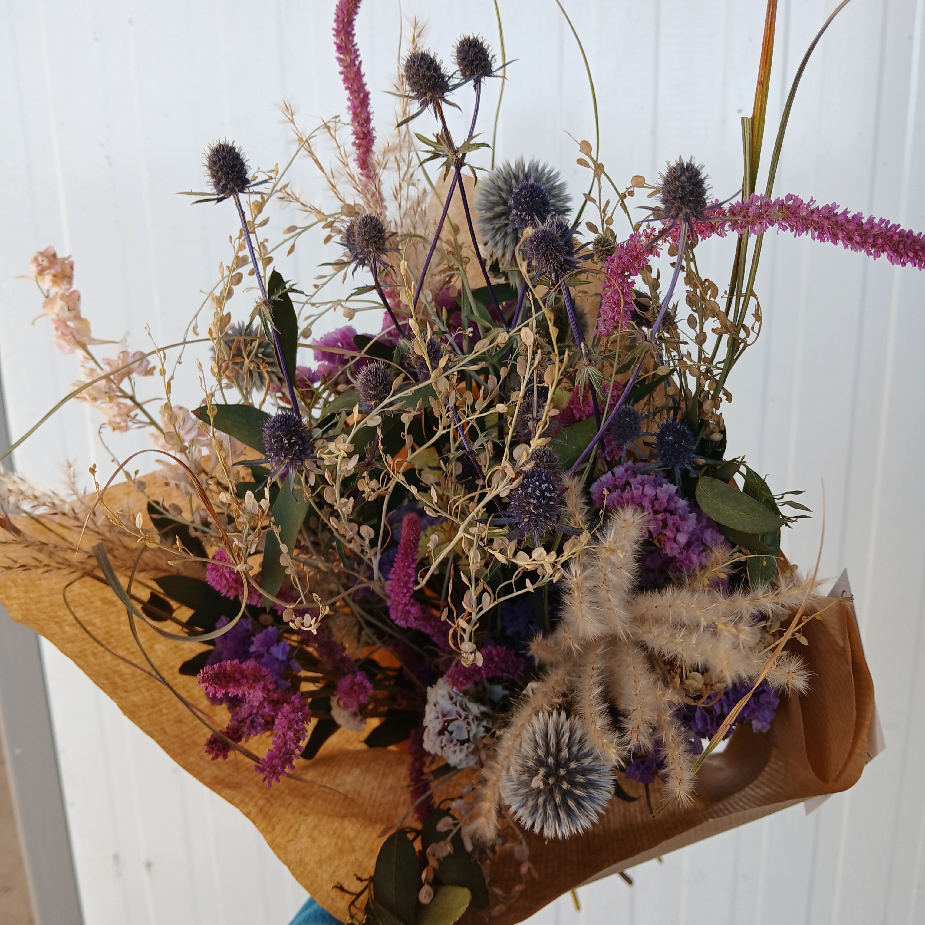 Bouquet fleurs séchées (rose bleu, blanc, jaune)