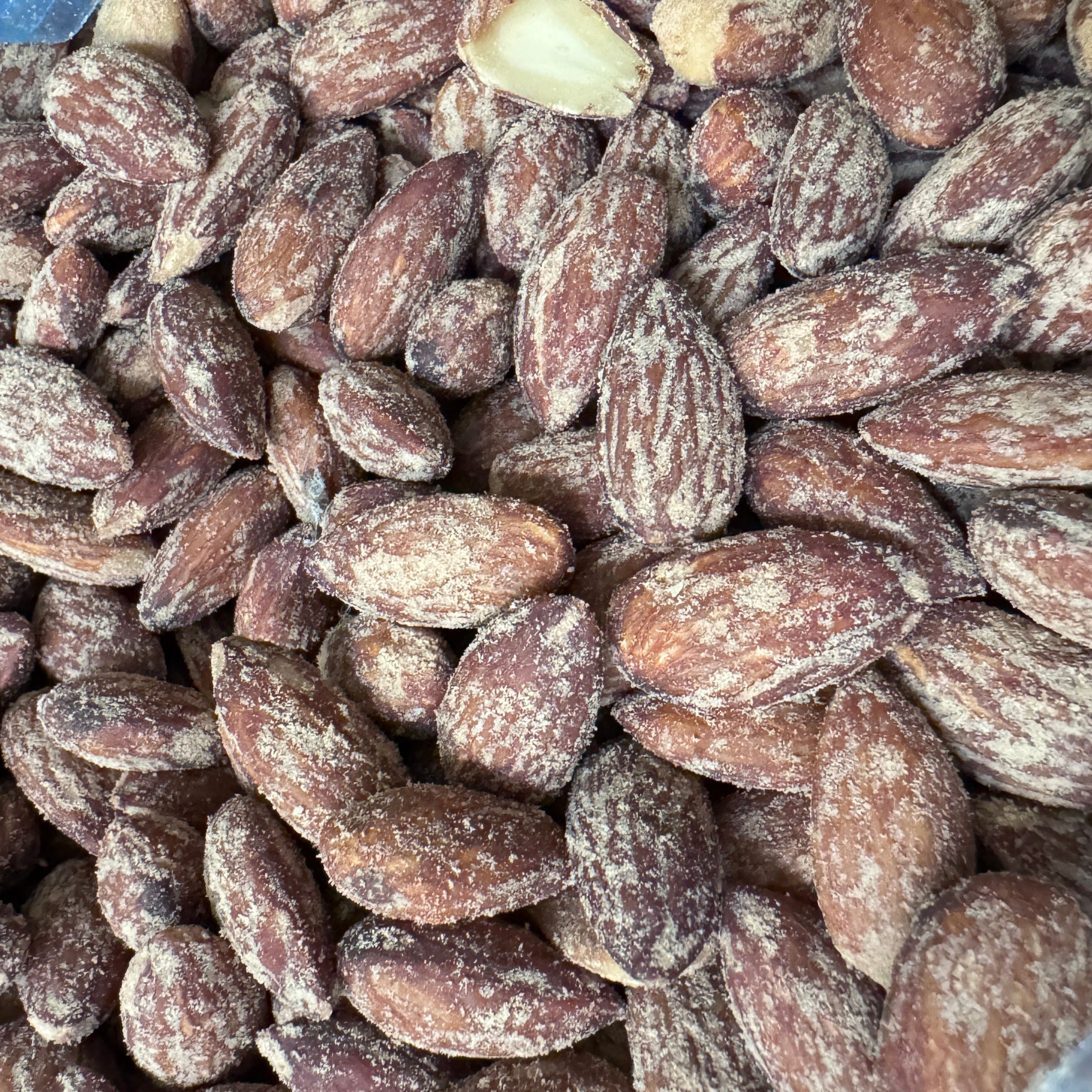 Amandes fumées & salées