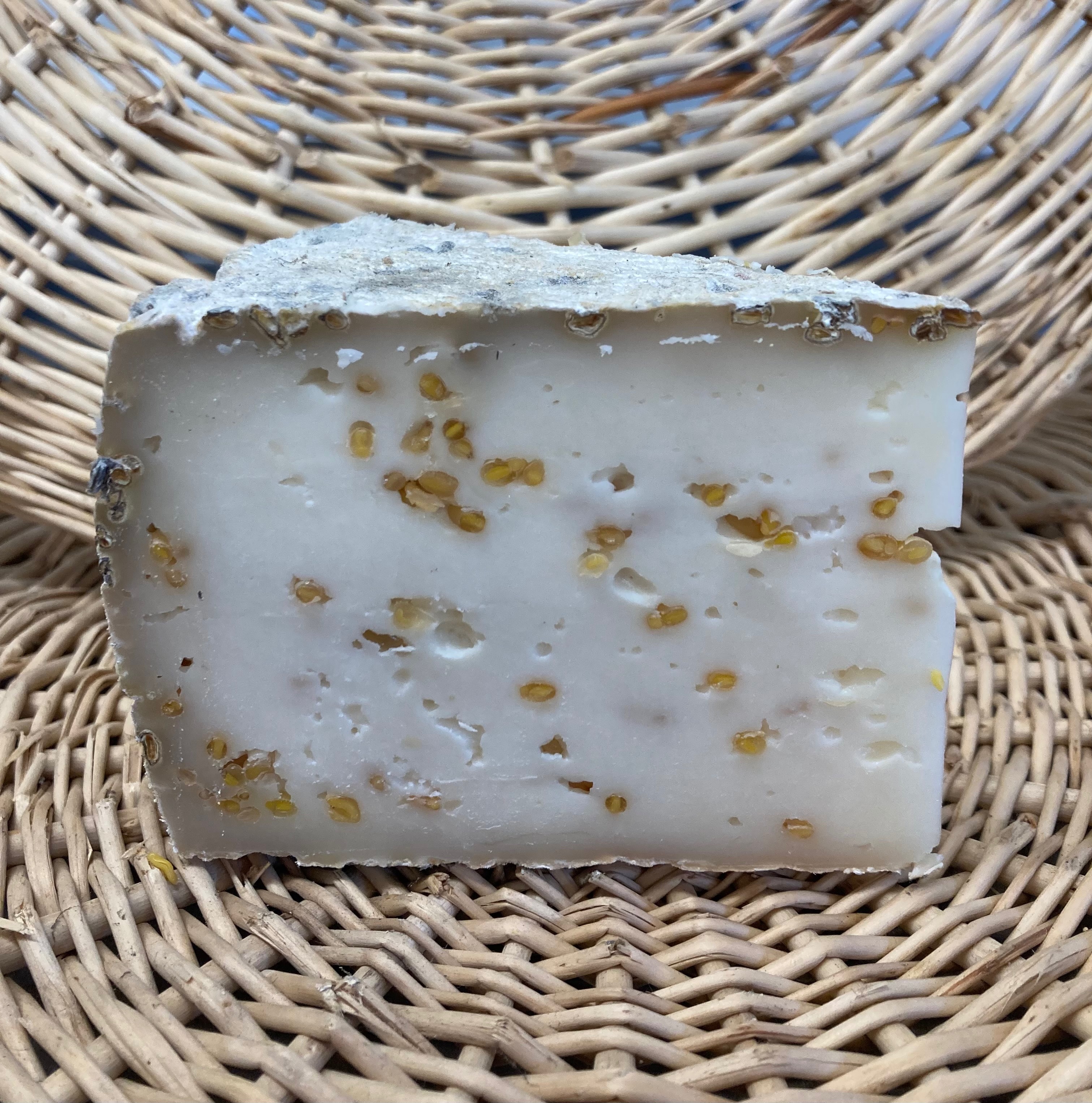 Morceau de tomme aux graines de fenugrec - 220g