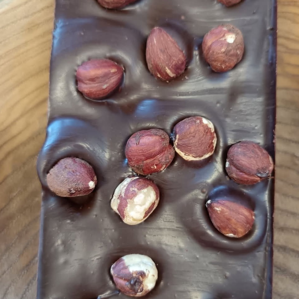 Tablette de chocolat noir noisettes 100g