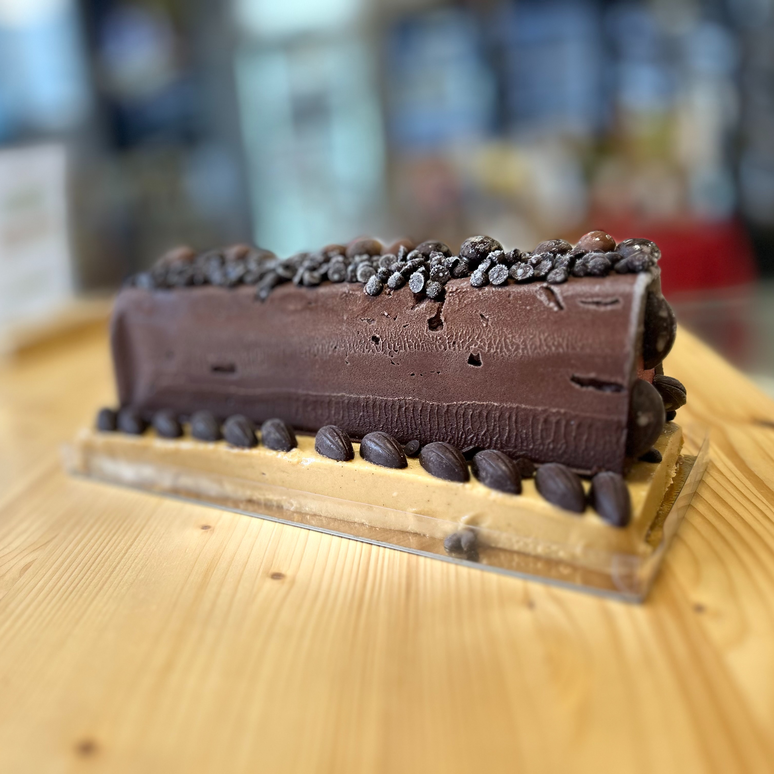 Bûche de Noël Glacée (Cœur Cerise) Grand Model (12 Part)