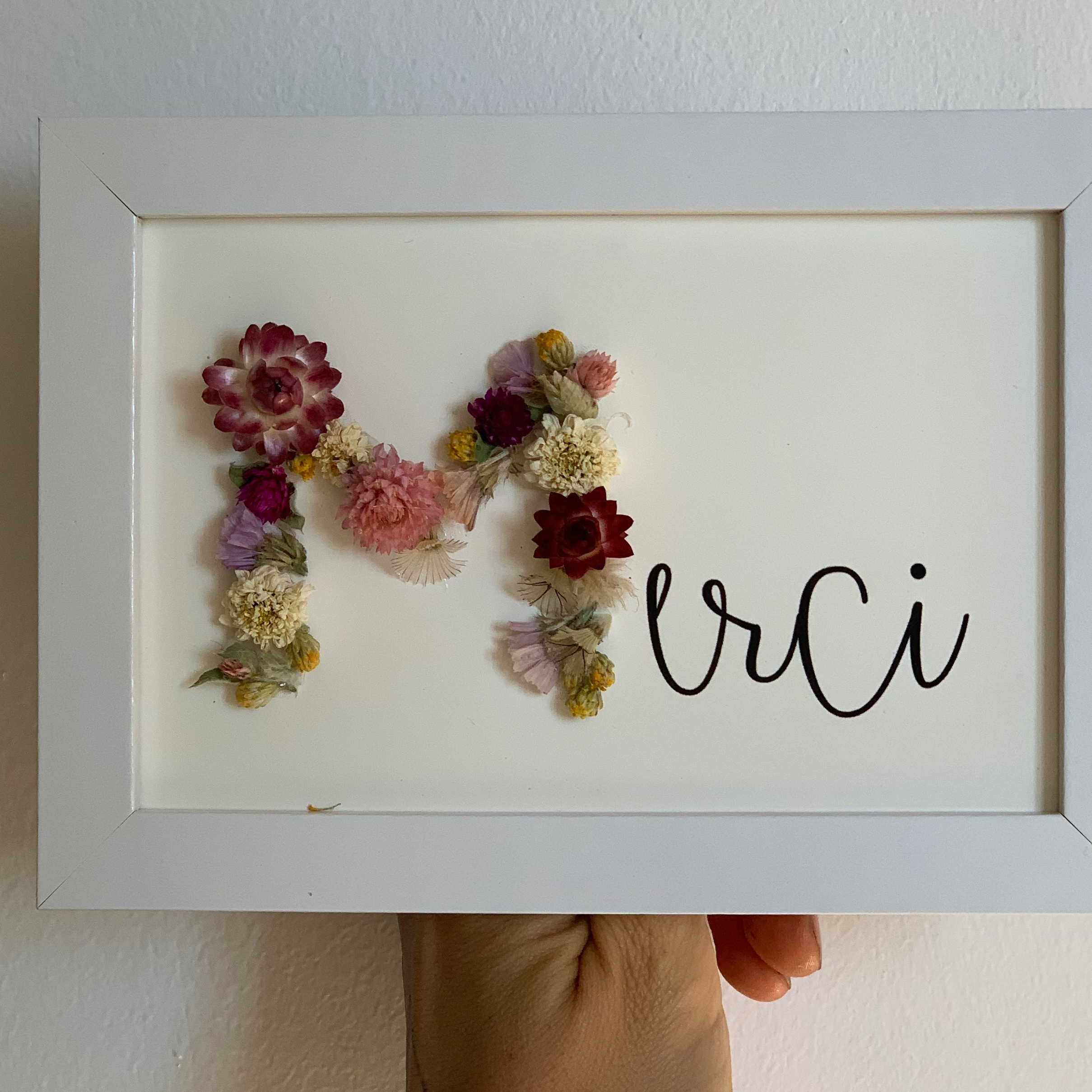 Cadre de fleurs séchées MOT personnalisable.