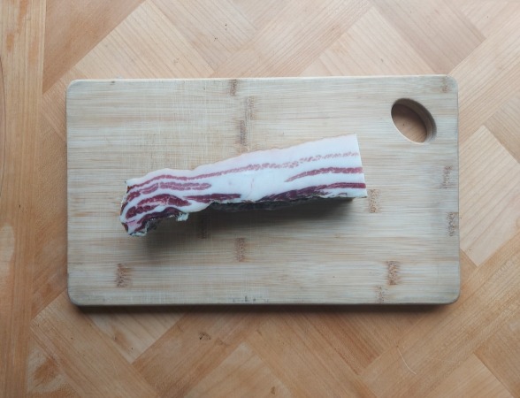 VENTRECHE EN MORCEAU SECHE DE PORC NOIR - 500g