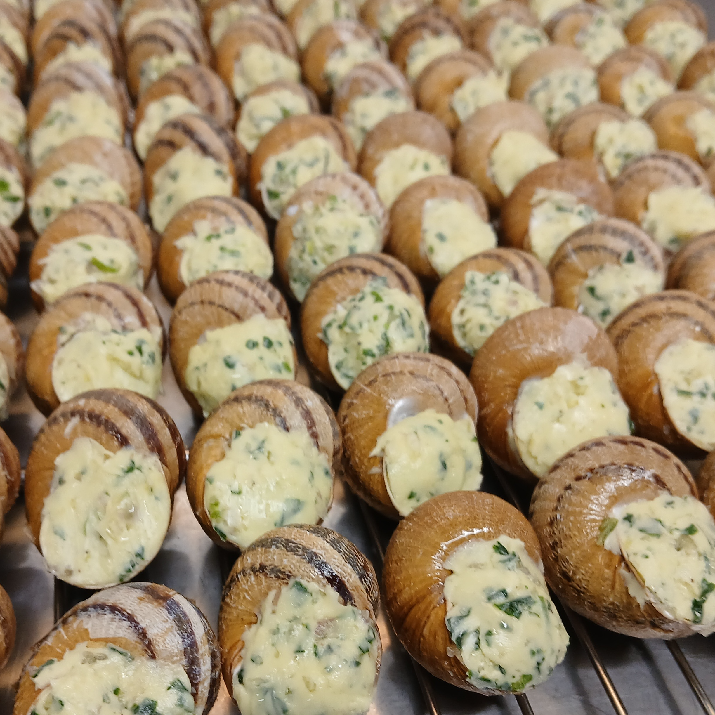 ESCARGOTS A LA BOURGUIGNONNE
