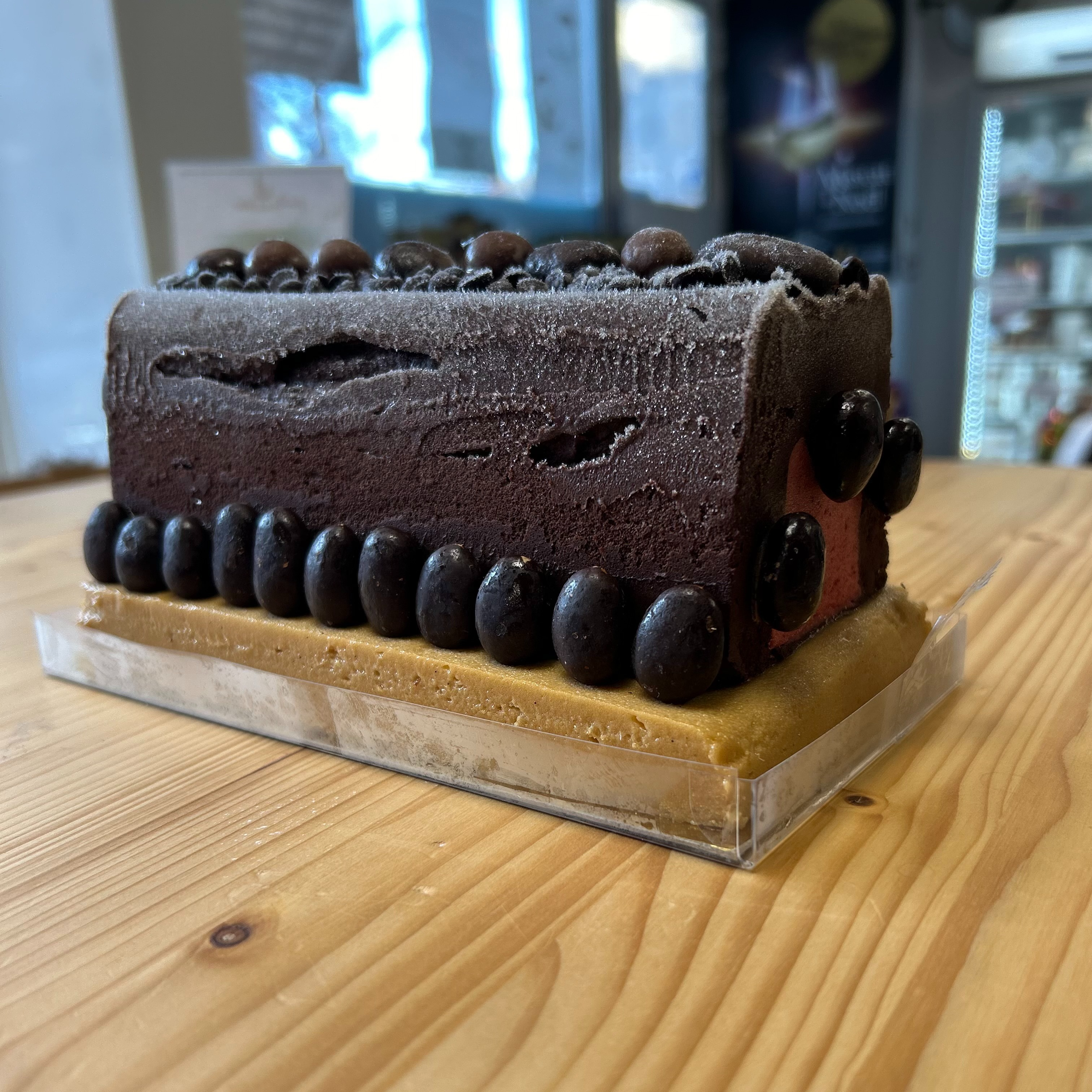 Bûche de Noël Glacée (Cœur Cerise) Petit Model (6 Part)