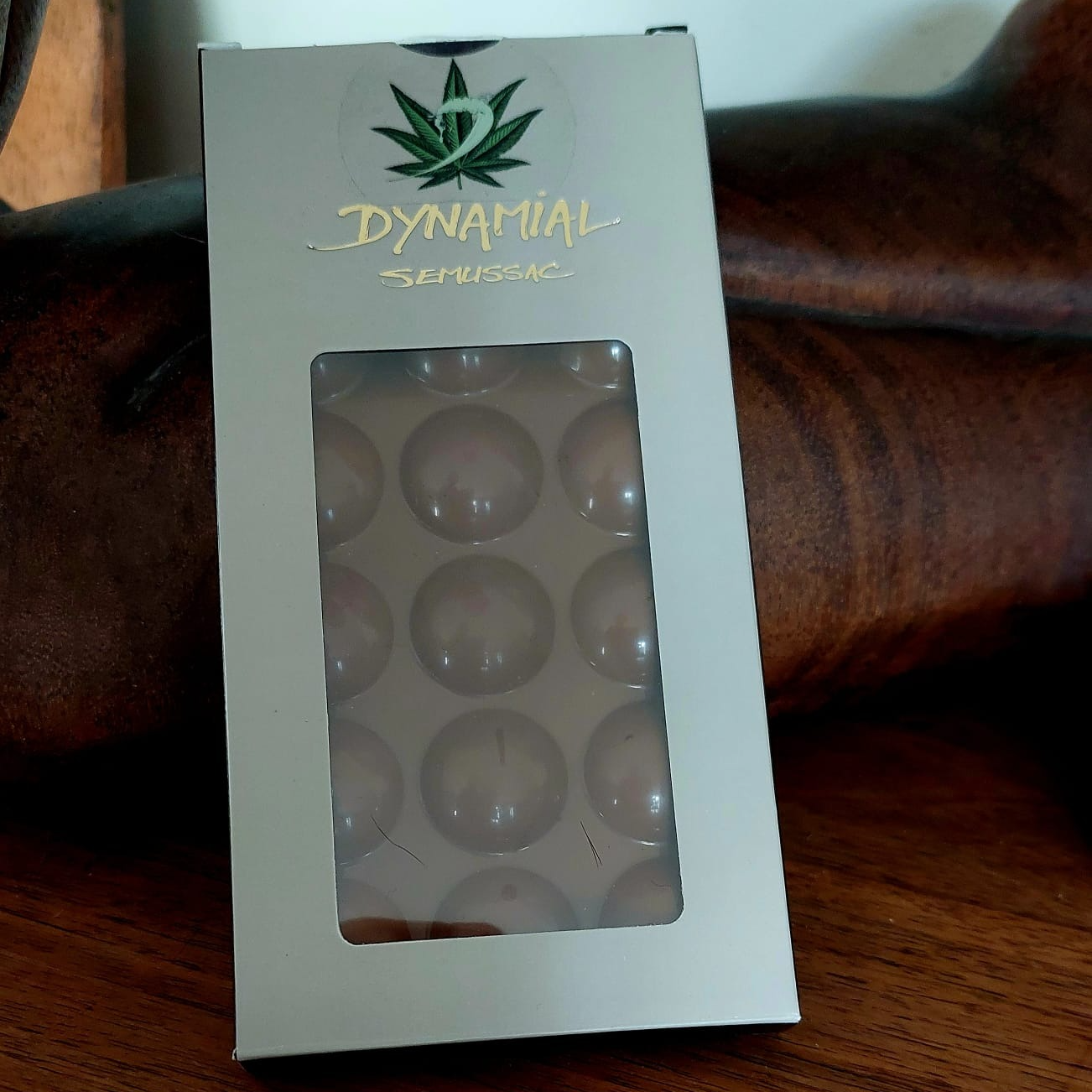 Chocolat au lait caramélisé aromatisé au chanvre - 80g