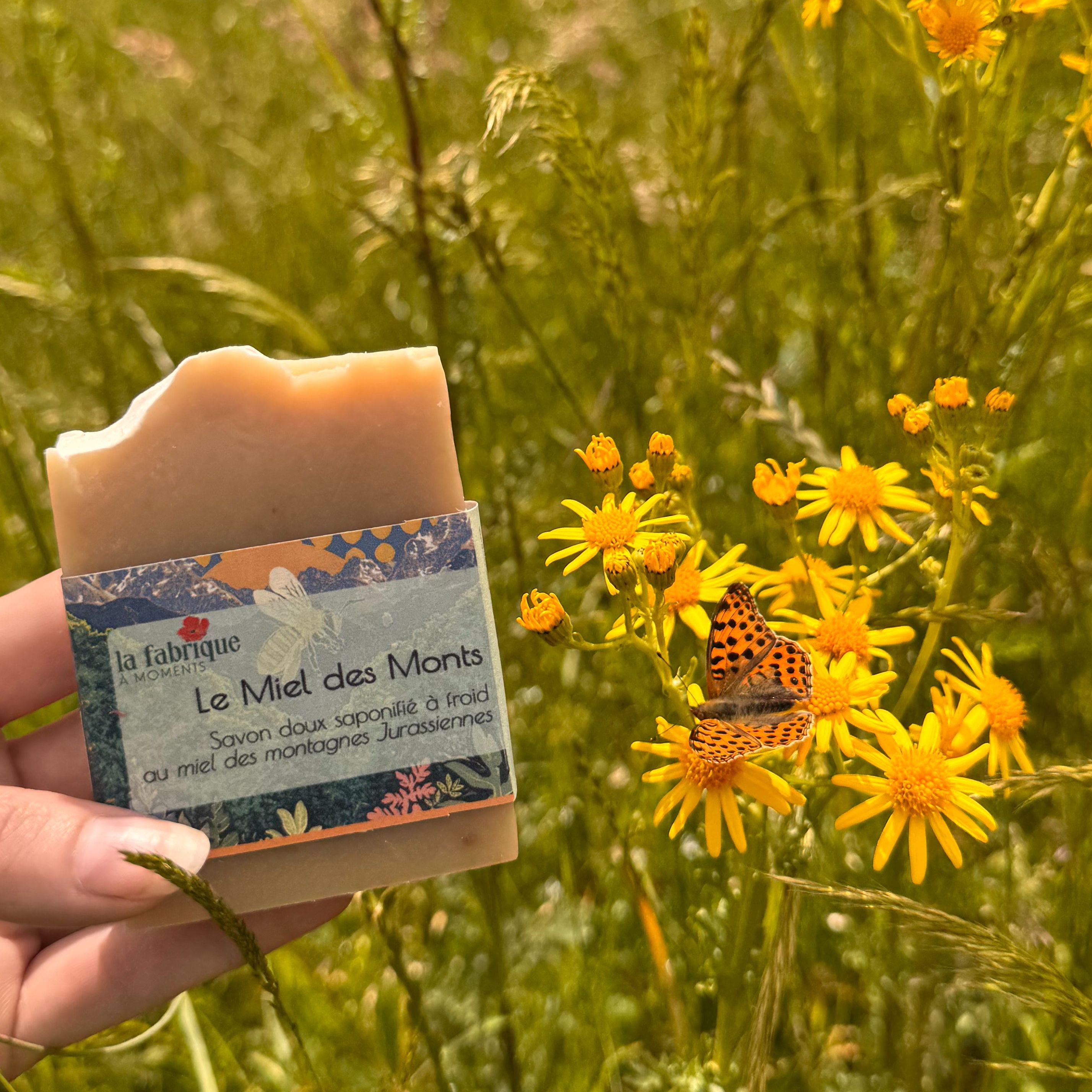 Le miel des Monts - Savon solide artisanal au miel du Jura - 100g