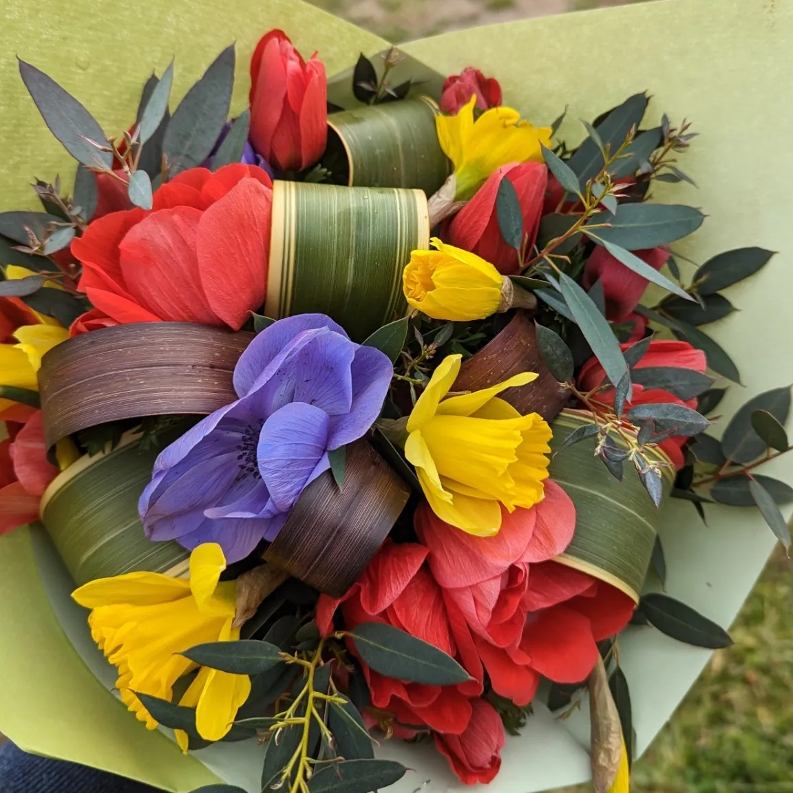 Bouquet de fleurs de saison coloré