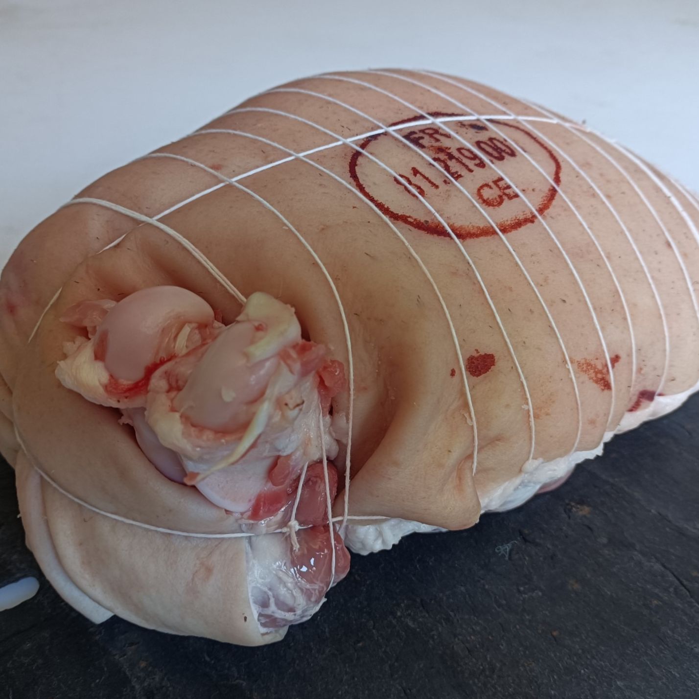 Cuissot os coulé porc Mangalica élevé 12 mois : 3,7kg - 3700g