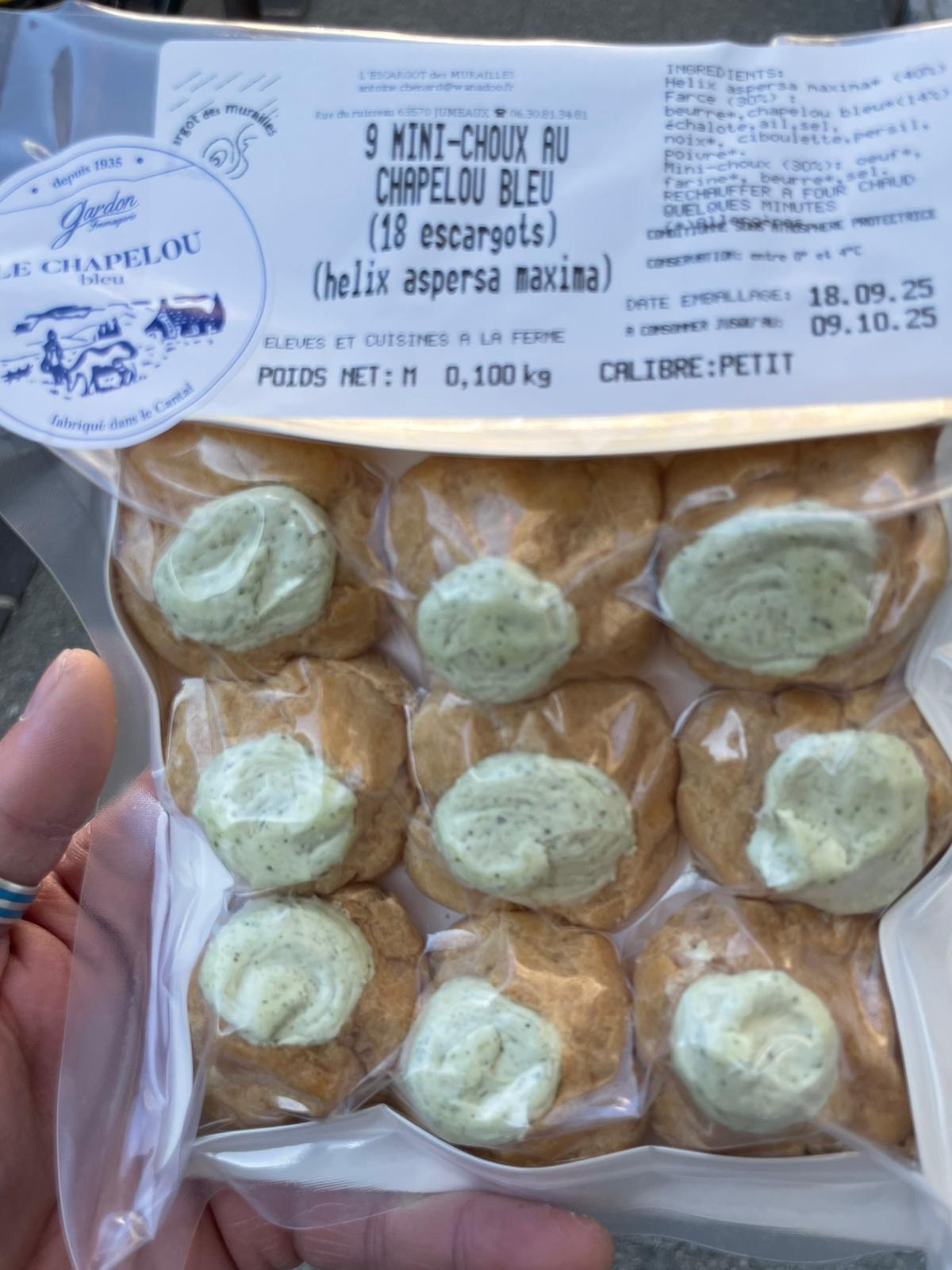 Escargots en Mini-Choux au bleu le Chapelou (par 9)
