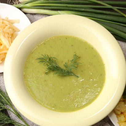 Soupe légumes vert et légumes a l'huile d'olive