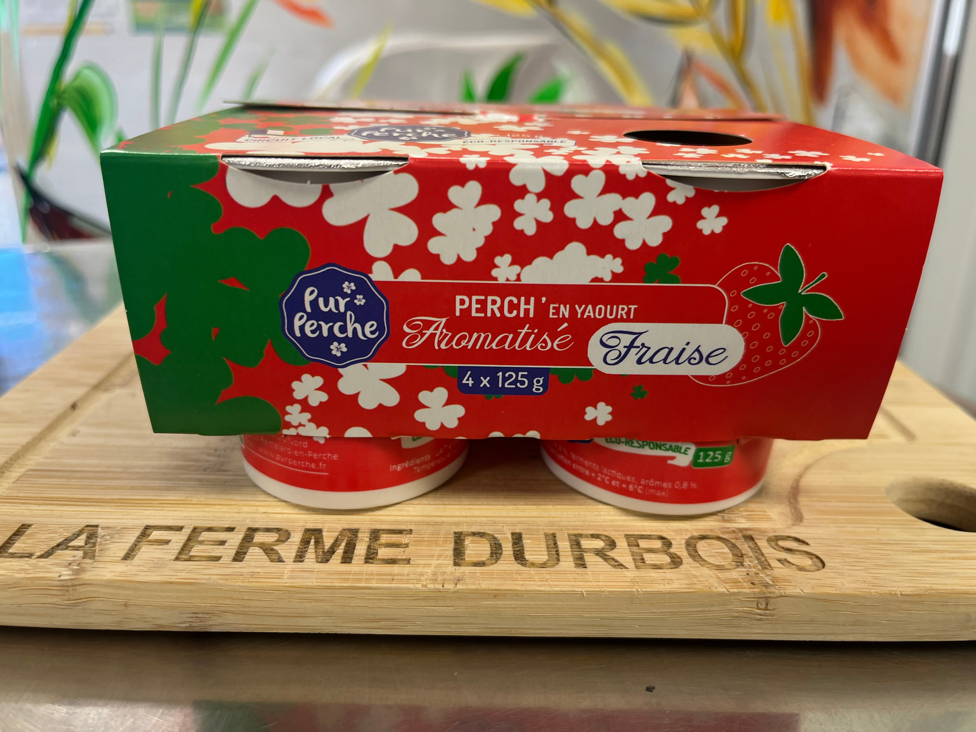 Yaourt aromatises a la fraise du perche