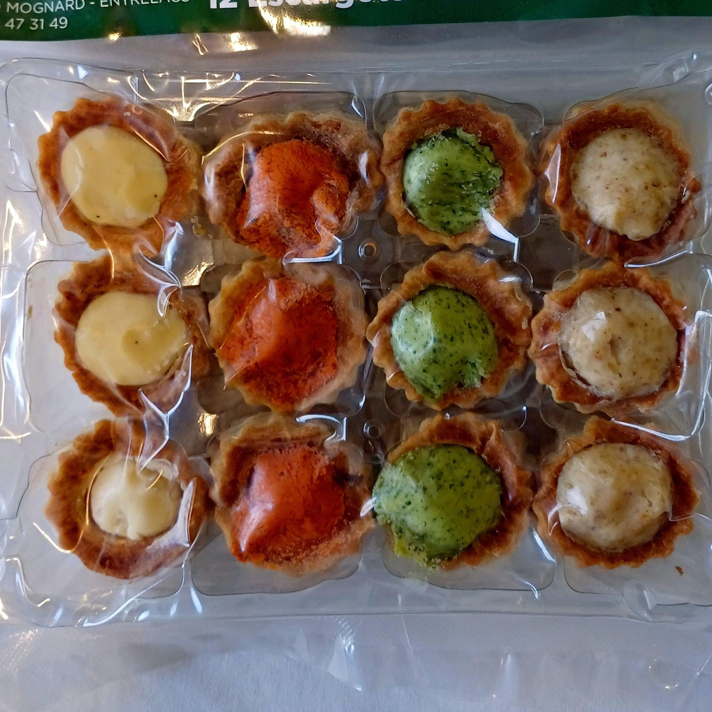 ASSORTIMENT DE 12 ESCARGOTS EN FEUILLETES - SURGELES - 150g
