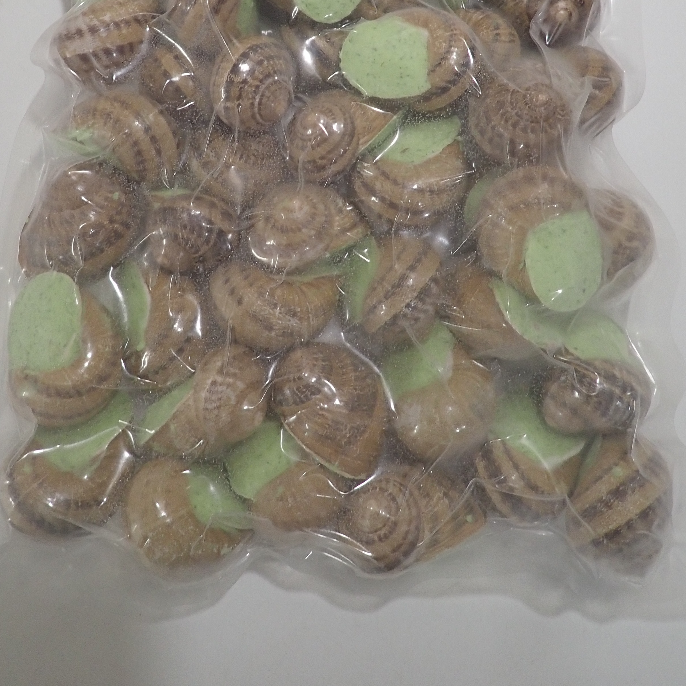 Escargots en coquilles farcis à la bourguignonne *24