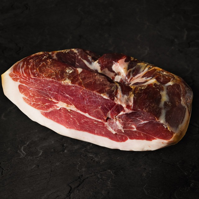1/2 Jambon avec Couenne Noir de Bigorre AOP Grand CRU 32 mois - 3kg