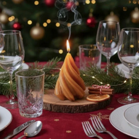 Bougie en cire d'abeilles - Sapin 1