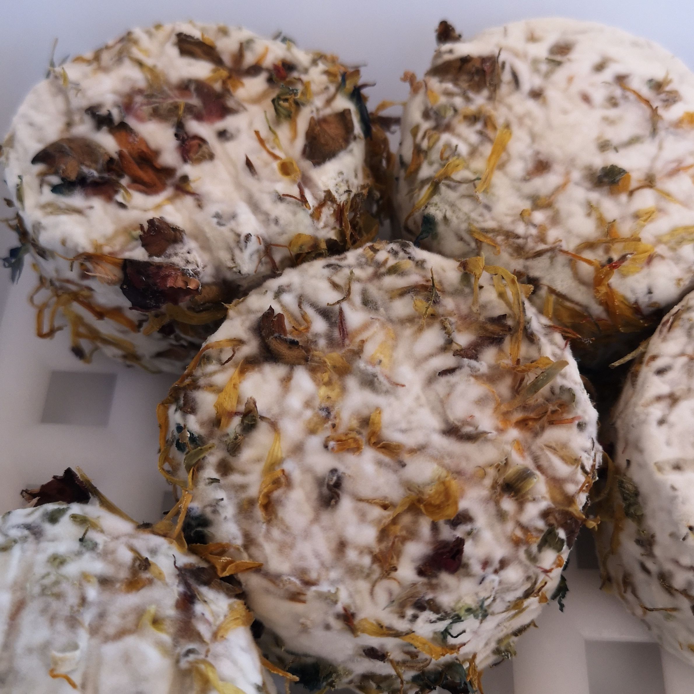 BOUCHON "MÉLANGE DE FLEUR" de vache au lait cru - 40g