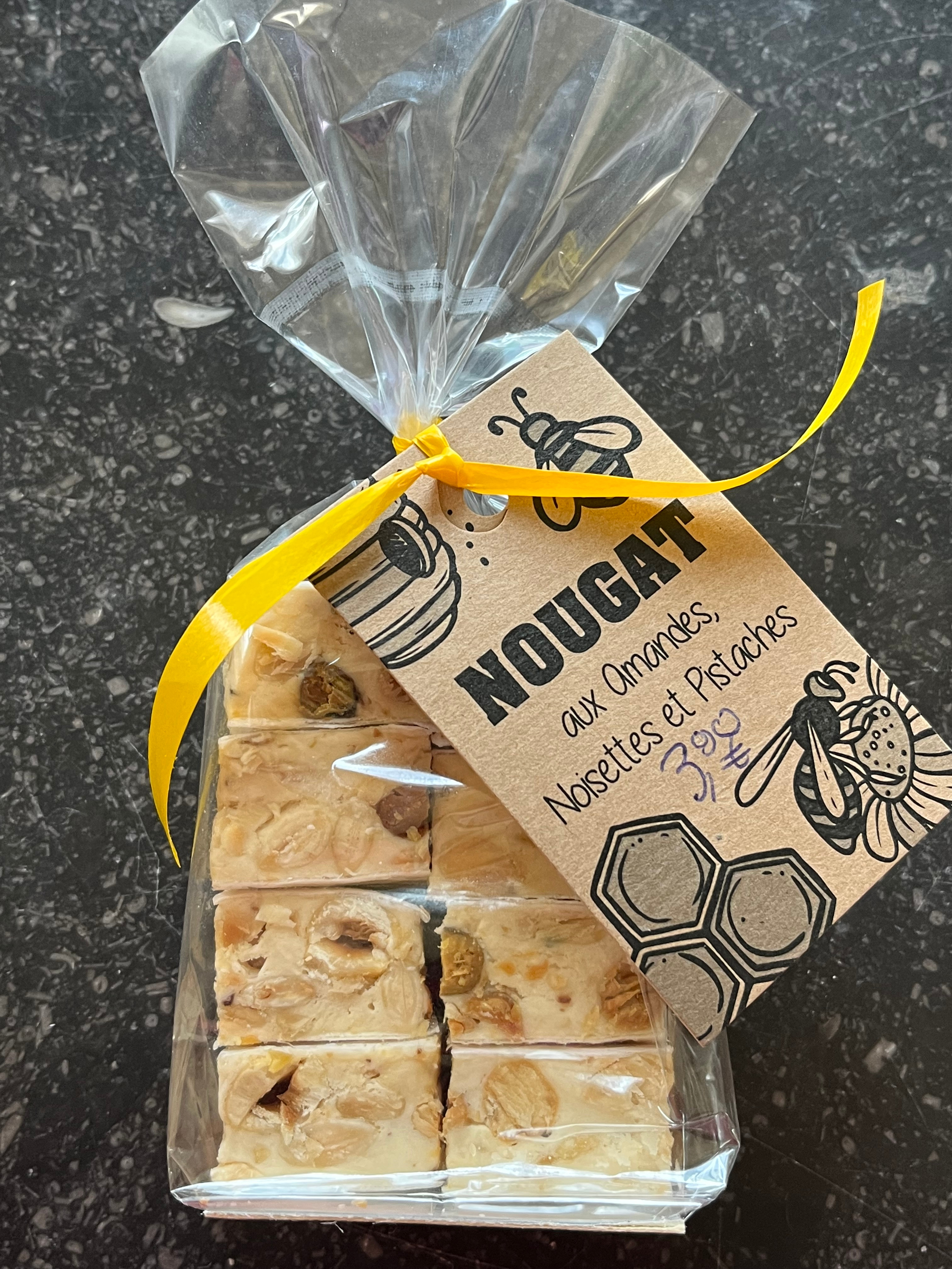 Nougat aux amandes  Famille POIRIER - 100g