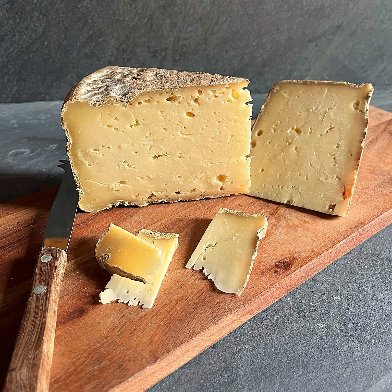 Demi Tomme des Pyrénées IGP affinage 3 mois - 2kg