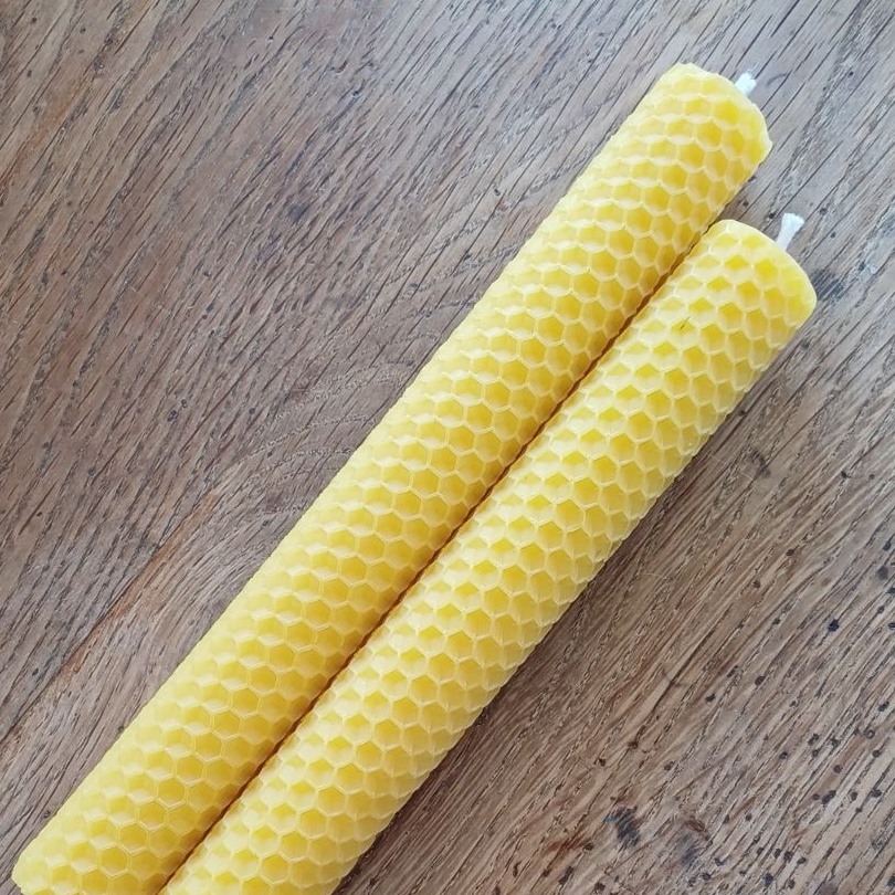 Bougie à la cire d’abeille (par une)